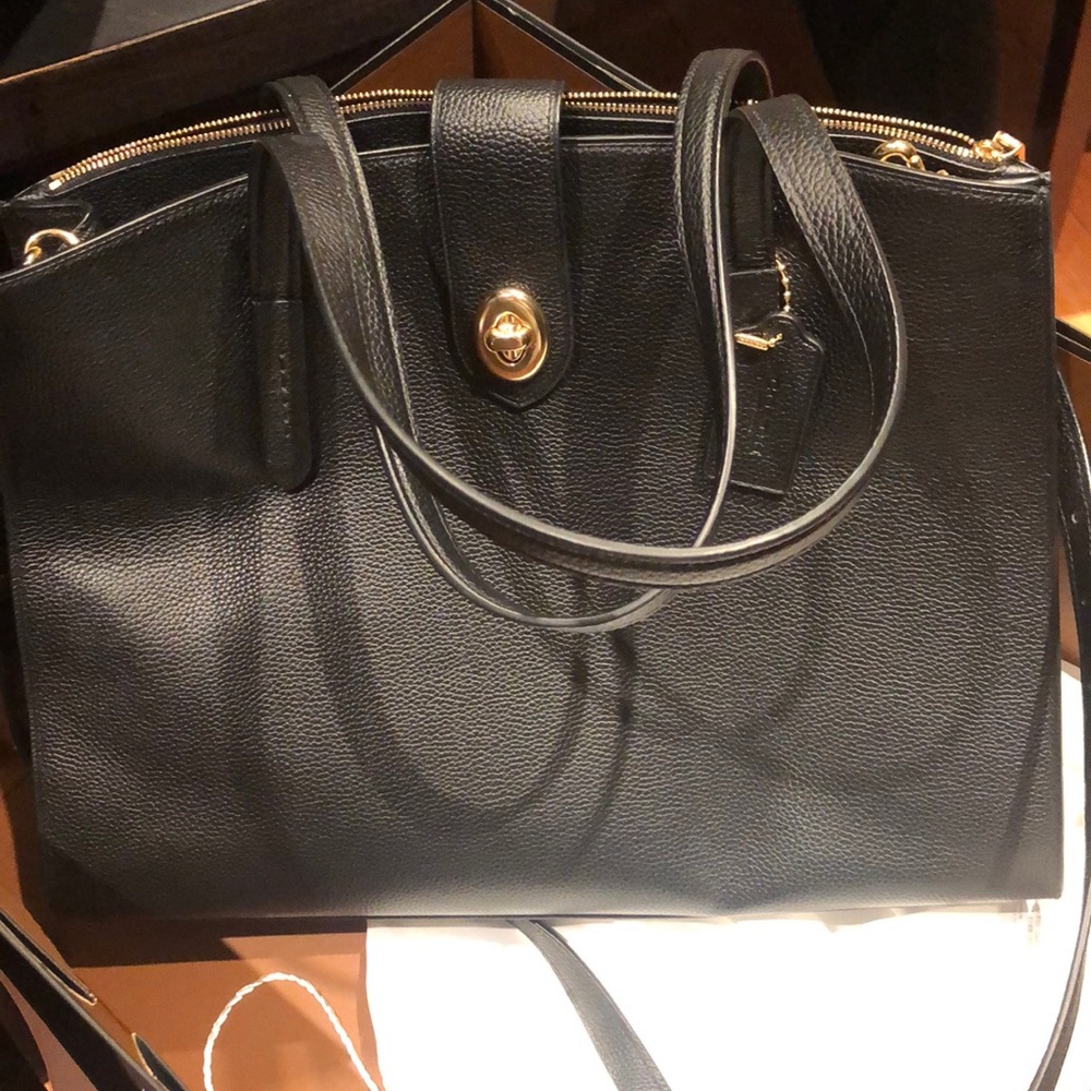 BRAND NEW AUTHENTIC COACH BAG! (Negotiable)